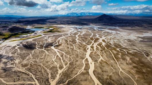 Cronaca meteo. USA, forti piogge sulla Death Valley, l’acqua di un anno in 24 ore – Foto e video