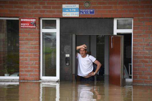 Cronaca meteo – L’ex tifone Khanun arriva anche in Russia con pesanti inondazioni, crolla anche una diga. Migliaia gli sfollati. Foto e video