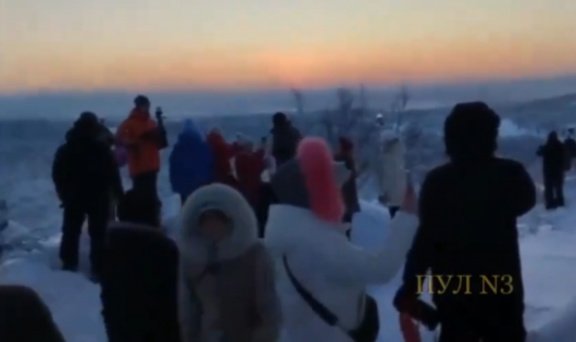Meteo – Gli abitanti di Murmansk festeggiano la prima alba dopo 40 giorni di buio polare. Video
