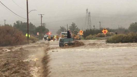 Cronaca meteo. USA, pesanti inondazioni in California. San Diego finisce sott’acqua – Video