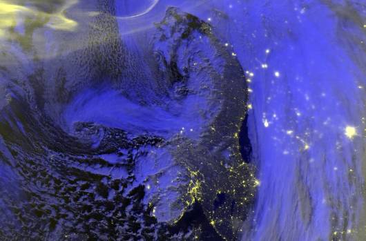 Cronaca meteo. Dopo il Regno Unito la tempesta Ingunn raggiunge la Norvegia. Raffiche di vento a 250km/h – Video