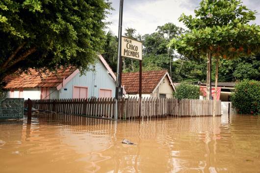 Cronaca meteo. Brasile, inondazioni storiche al confine con Bolivia e Perù. Gli sfollati sono migliaia – Video