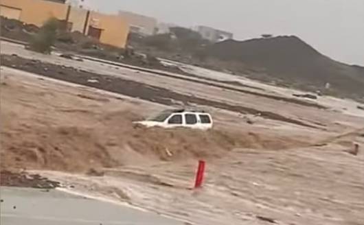 Cronaca meteo – Piogge torrenziali e inondazioni in Oman con numerose vittime. Video